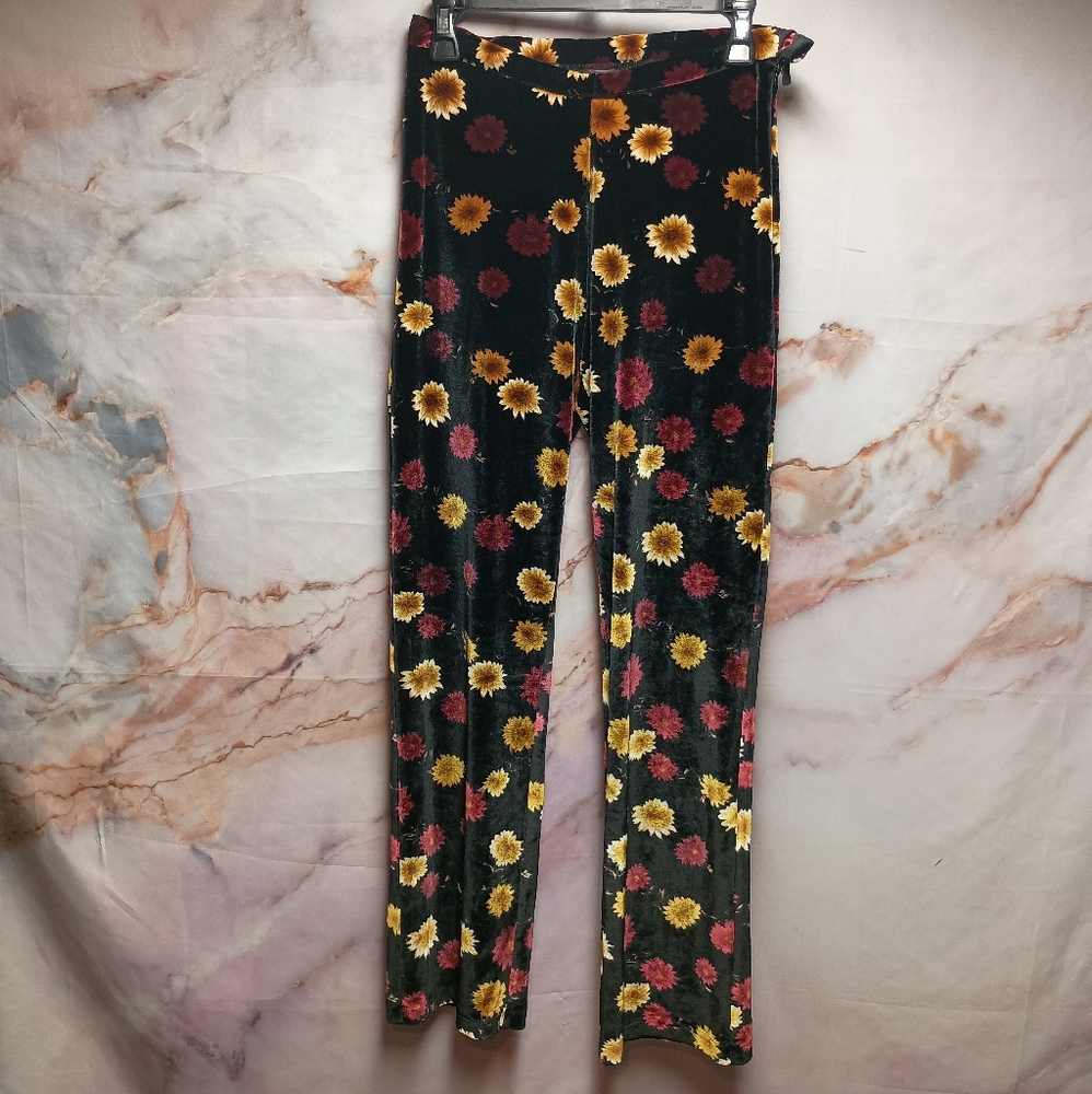 Madison Brown Floral Velvet Pants‎